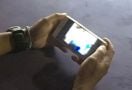 Masih Mau Simpan Video Begituan di Smartphone? Nih Risikonya - JPNN.com