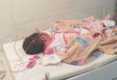 Perlukah Bayi Tidur Memakai Bantal? - JPNN.com