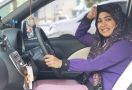 Erna, Penghasilan sebagai Driver Taksi untuk Beli Obat - JPNN.com