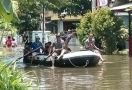 Bantu Warga, Lanal Tegal Terjunkan Tim Satgas Banjir - JPNN.com