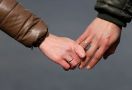 Mbak AO dan Selingkuhan Tepergok Suami Lagi Berduaan di Rumah, Tanpa Busana - JPNN.com