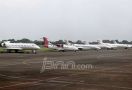 Dijaga TNI/Polri, 3 Pesawat Berhasil Landing di Bandara Wamena - JPNN.com