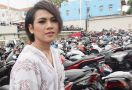Evelyn Menitikkan Air Mata, Aming Ceria - JPNN.com