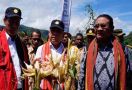 Sorak Petani di Tepian Timur Untuk Menteri Amran - JPNN.com