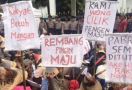 Dengar Jawaban Jokowi, Petani Kendeng Sedih Banget... - JPNN.com