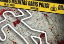 Ibu Histeris Temukan Putranya dengan Leher Nyaris Putus - JPNN.com