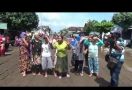 Emak-Emak Gelar Demo, Kelar Hidup Lo! - JPNN.com