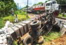 Selamat Dari Kecelakaan, Lolos Dari Tabrakan Kereta - JPNN.com