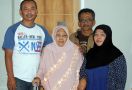 Digugat Anak Kandung Rp 1,8 M, Siti Rokayah Tetap Tabah - JPNN.com