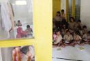 48 Murid SD Rindu Belajar di Kelas, Bukan di Musala... - JPNN.com