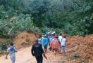 Tebing Longsor, Satu Dusun Terisolasi - JPNN.com