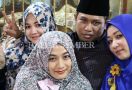 Berapa Harta Kekayaan Lora Fadil, Anggota DPR yang Bawa Tiga Istrinya ke Pelantikan? - JPNN.com
