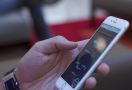 Waduh, Terlalu Sering Main Handphone Ternyata Berbahaya Bagi Jempol Anda - JPNN.com