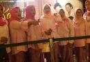 Nonton Kartini, Para Perempuan pun Berkebaya - JPNN.com