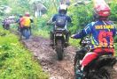 Kades Ngamuk, Adang Rombongan Motor Trail - JPNN.com