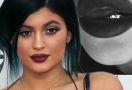 Ciuman Pertama Bikin Kylie Jenner Nekat Operasi Bibir - JPNN.com