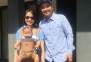 Diajak Chelsea ke TPS, Ekspresi Baby Natusha Bikin Gemes - JPNN.com