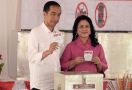 Desainer Senior Itang Yunasz: Gaya Pak Jokowi dan Ibu Iriana Itu... - JPNN.com