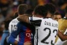 Momen Mengharukan saat Neymar Menangis di Pelukan Alves - JPNN.com
