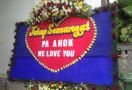Lewat Bunga, Pendukung Tunjukkan Tanda Cinta ke Ahok - JPNN.com