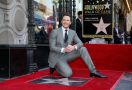 Mantan Pramusaji Dianugerahi Bintang Hollywood Walk Of Fame - JPNN.com