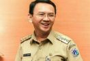 Terenyuh...Ahok Sempat Minta Difoto Pakai Seragam Dinas Sebelum Ditahan - JPNN.com