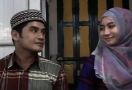 Cinta Ditolak Putri Pak Camat, Pria Mualaf Menikahi Gadis Buta Lumpuh - JPNN.com