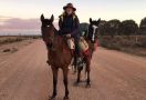 Perempuan Ini Berkuda Melintasi Benua Australia demi Ketenangan - JPNN.com