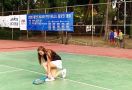 Pesona Aura Kasih Saat Main Tenis - JPNN.com