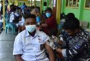 Lihat, TNI AL Gelar Serbuan Vaksinasi Kepada Siswa SMA di Sorong - JPNN.com