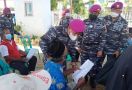 Korps Marinir Lancarkan Serbuan Vaksinasi di Ponpes Wisma Wisnu - JPNN.com