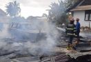 Kampus Universitas Negeri Padang Diserang Si Jago Merah, 2 Mobil Terbakar - JPNN.com