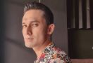 Indra Bruggman Sebut Aura Kasih Paket Komplet, Pengin Dinikahi? - JPNN.com