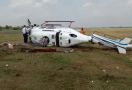 Helikopter Terguling di Bandara Sugiarto Curug, Kemenhub: Pilot, Co-Pilot dan Teknisi Selamat - JPNN.com