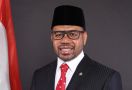 Filep Wamafma Desak Presiden Segera Bentuk Satgas Mafia Investasi - JPNN.com