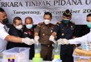 Begini Sepak Terjang Bea Cukai Tangerang Memberantas Rokok Ilegal - JPNN.com