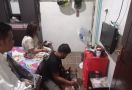 Ibu dan Anak Gadis Digerebek saat Berbuat Terlarang Bareng Pria di Rumah, Astaga - JPNN.com