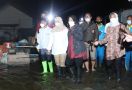 Mensos Risma Sarankan Bangun Tanggul untuk Atasi Banjir Akibat Luapan Danau Limboto - JPNN.com