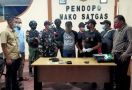 Prajurit TNI Temukan Barang Terlarang dari Seorang Pria di Perbatasan Indonesia-Malaysia - JPNN.com