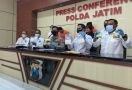 MMS Bawa Kardus Mencurigakan, Polisi Langsung Bergerak - JPNN.com