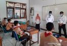 PTM Terbatas di Depok Dimulai, Sekolah Tetap Menyediakan Layanan Belajar dari Rumah - JPNN.com