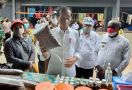 Jokowi Beli Sarang Semut, Josina Ndiken Menangis - JPNN.com
