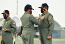 KSAL Laksamana Yudo Terima Wing Kehormatan Penerbang TNI AU - JPNN.com