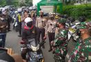 Forkopimda Surabaya Jemput Bola Jaring Pengendara Untuk Vaksinasi On The Spot - JPNN.com