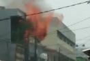 Kebakaran Rumah & Warung Soto di Jakpus, 2 Orang Alami Luka Bakar - JPNN.com