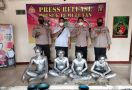 Berbuat Terlarang, 6 Pelaku Ditangkap Polisi, Jadi Manusia Silver Cuma Kedok Belaka - JPNN.com