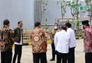 Pak Jokowi Resmikan Pabrik Haji Isam, 2 Eks Kapolri dan Habib PKS Jadi Tamu Penting - JPNN.com