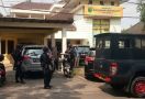 Usai Obok-obok Sekretariat IKA-Muba, KPK Bawa Beberapa Berkas - JPNN.com