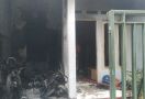 Rumah Kantor di Sukatani Depok Terbakar, 4 Motor Hangus, Semua Karyawan Selamat - JPNN.com