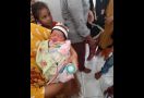 Bayi Laki-Laki Dibuang di Area Makam, Orang Tuanya Kini Diburu Polisi - JPNN.com
